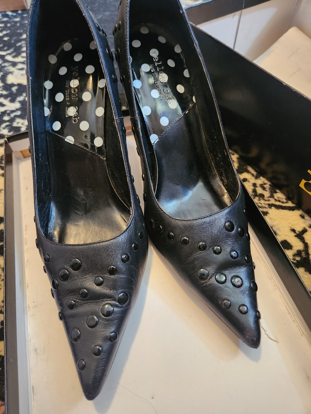 Yellow Cab New York Vintage Black Studded Pointed-Toe Stiletto Pumps Size 9 - Picture 2 of 11